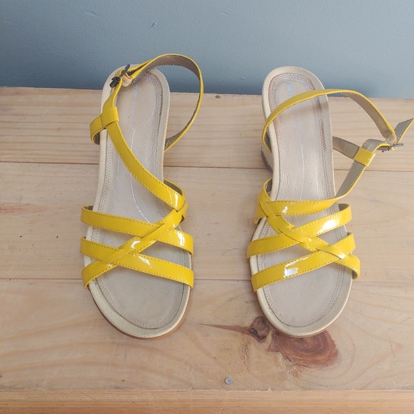 (2/$20) Rockport yellow wedge espadrilles size 7 👑 Host Pick 👑 - Picture 4 of 13